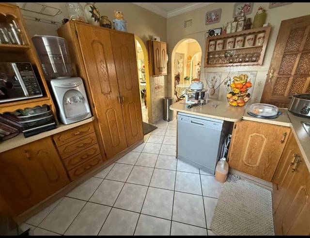 3 BEDROOM HOUSE FOR SALE IN VANDERBIJLPARK CE 4